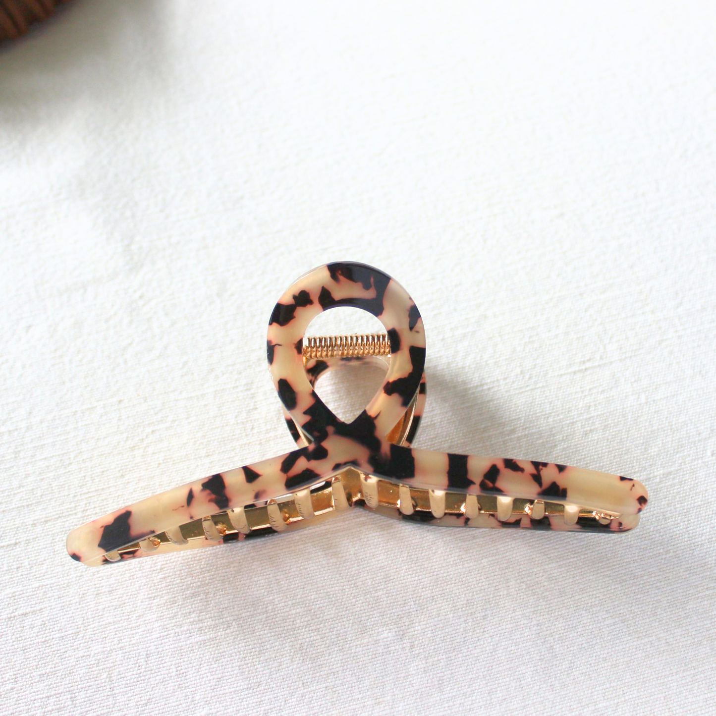 Medium Loop Metal Claw Clip - TressLove