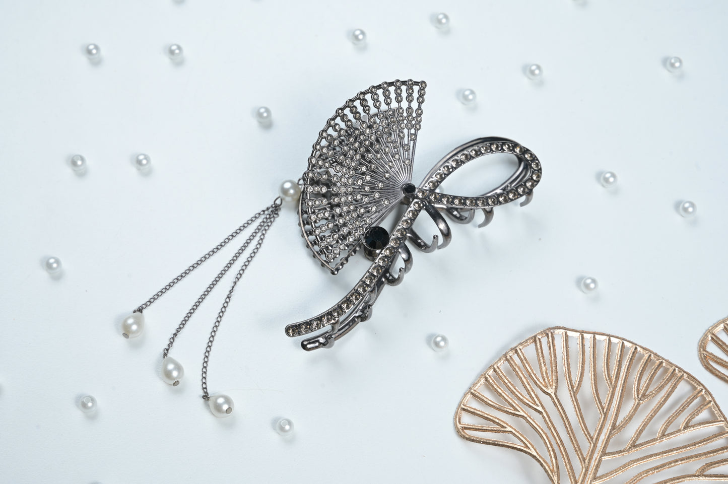 Pearl Cascade Fan Claw Clip