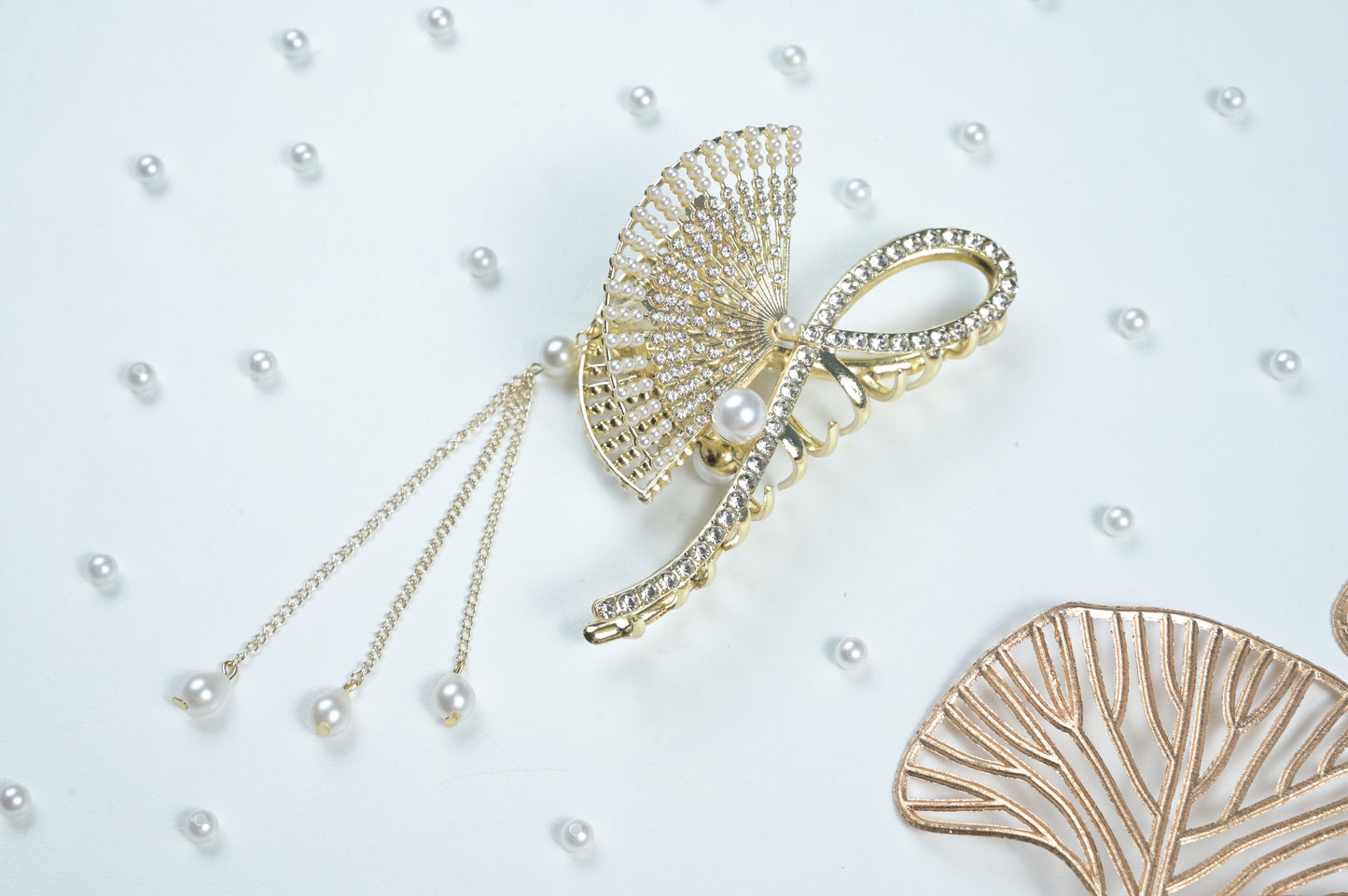 Pearl Cascade Fan Claw Clip