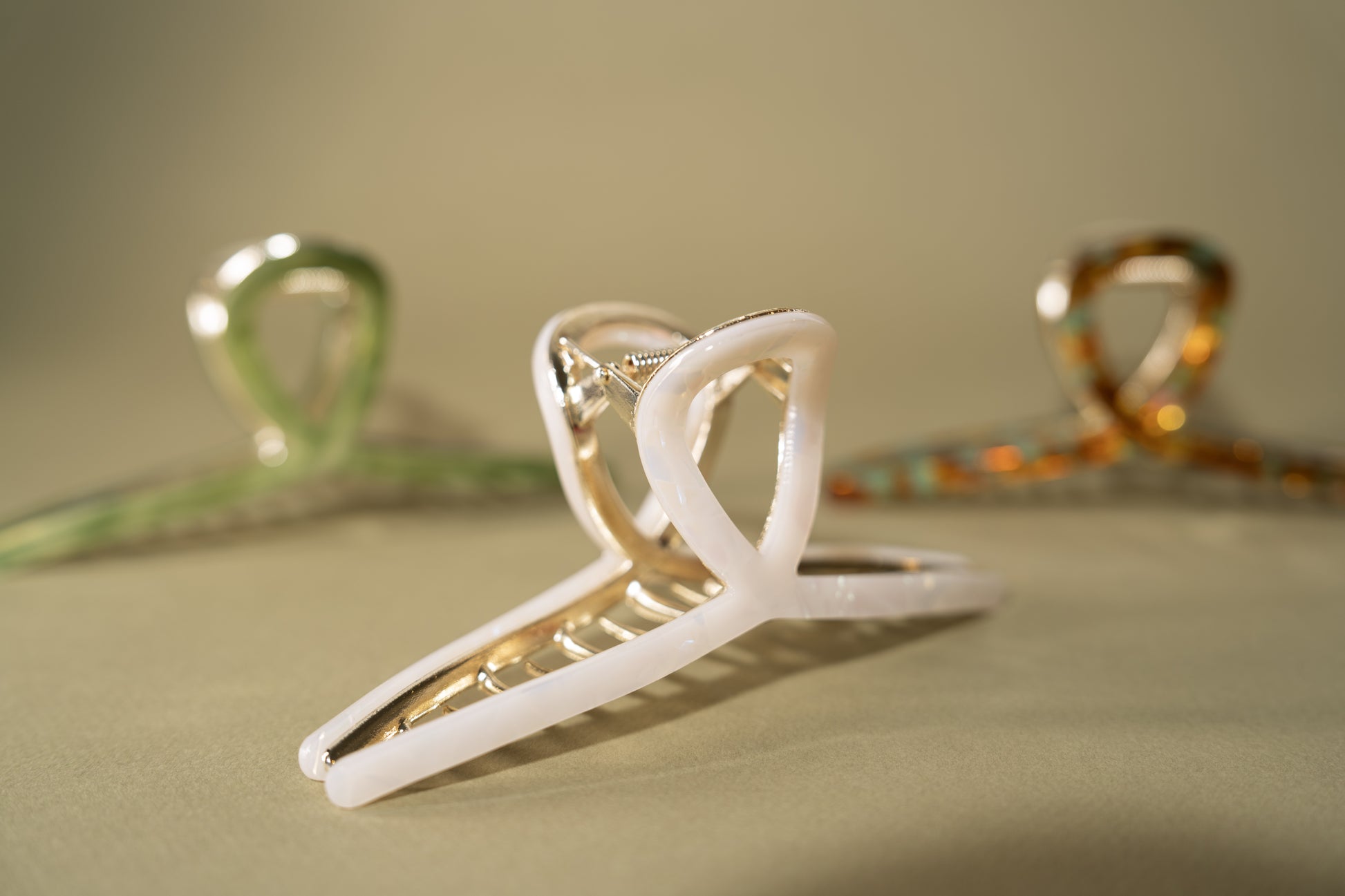 Acetate Cellulose Big Loop Metal Teeth Claw Clip - TressLove