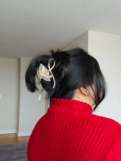 Pearl Cascade Fan Claw Clip